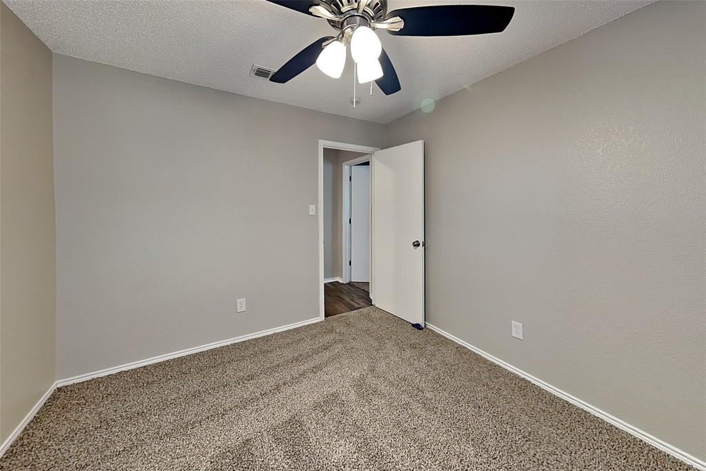 7904 Gardengate Lane - Photo 12