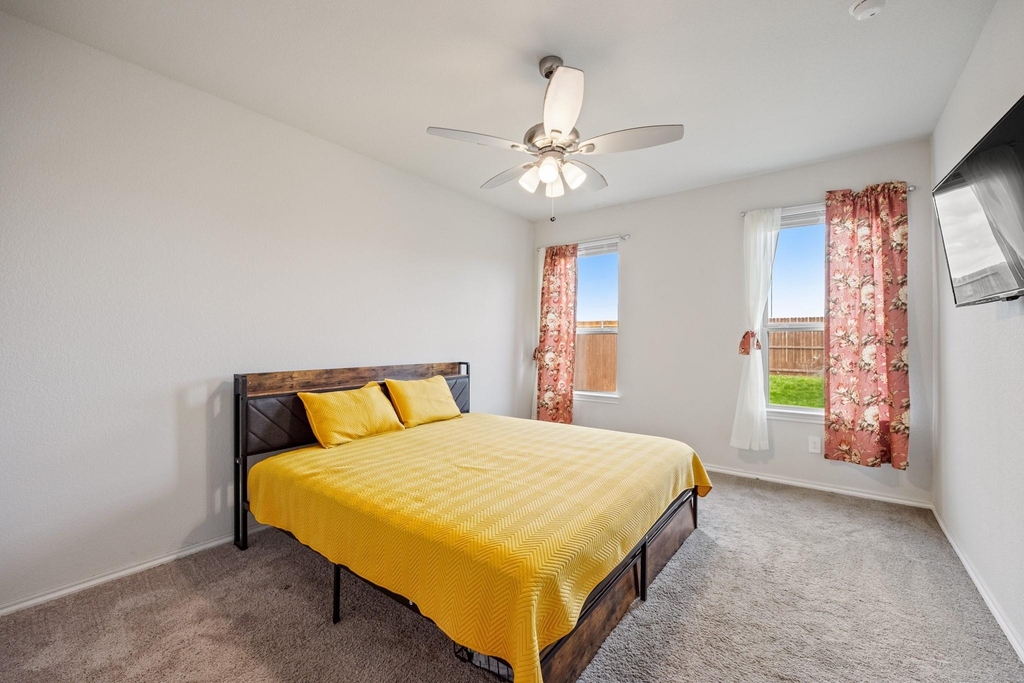 1652 Edgeway Drive - Photo 16