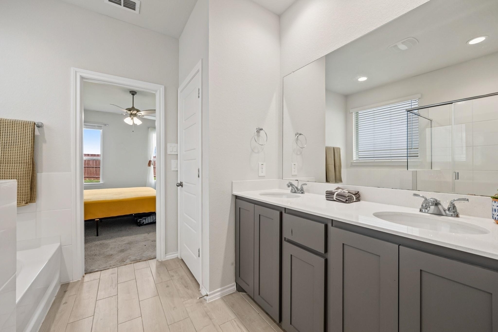 1652 Edgeway Drive - Photo 15