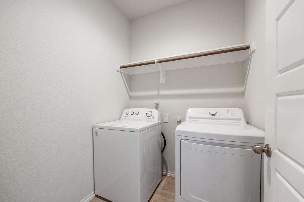 1652 Edgeway Drive - Photo 19