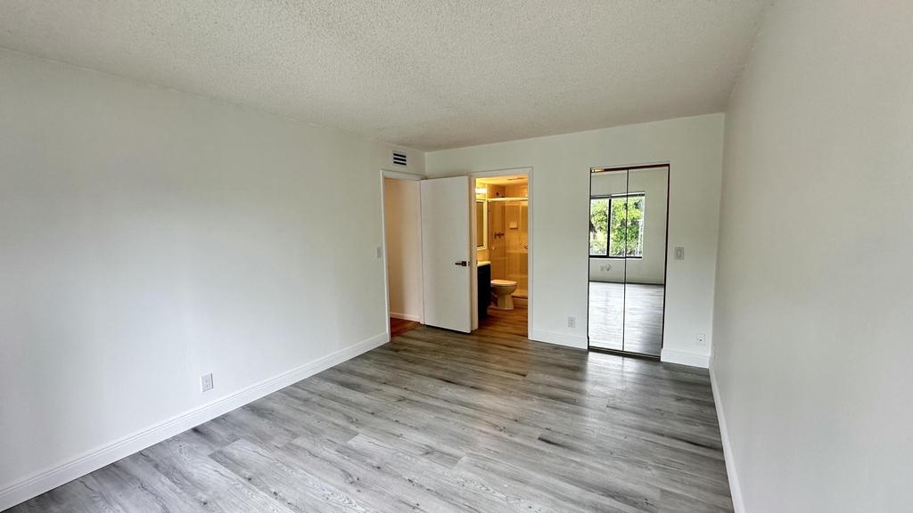 1111 Green Pine Boulevard - Photo 30