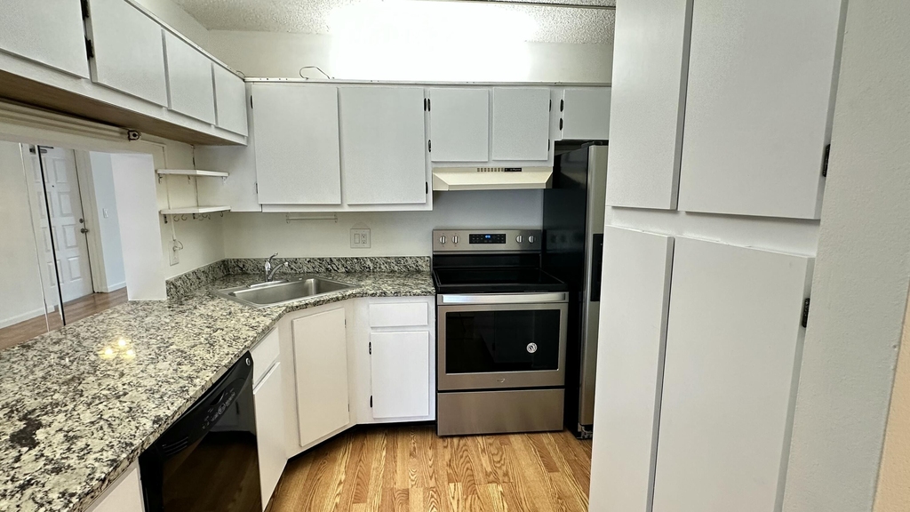 1111 Green Pine Boulevard - Photo 8