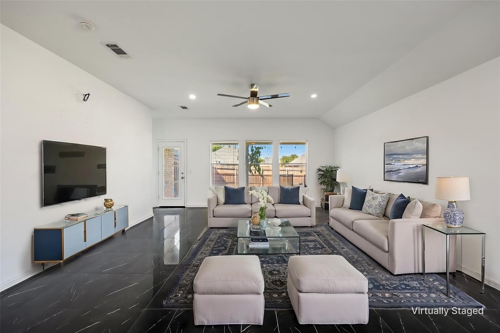 221 Cliffbrook Drive - Photo 8
