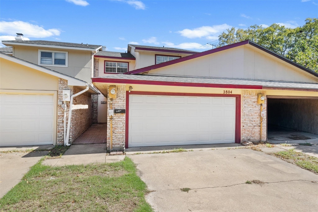 2804 Spring Valley Drive - Photo 0