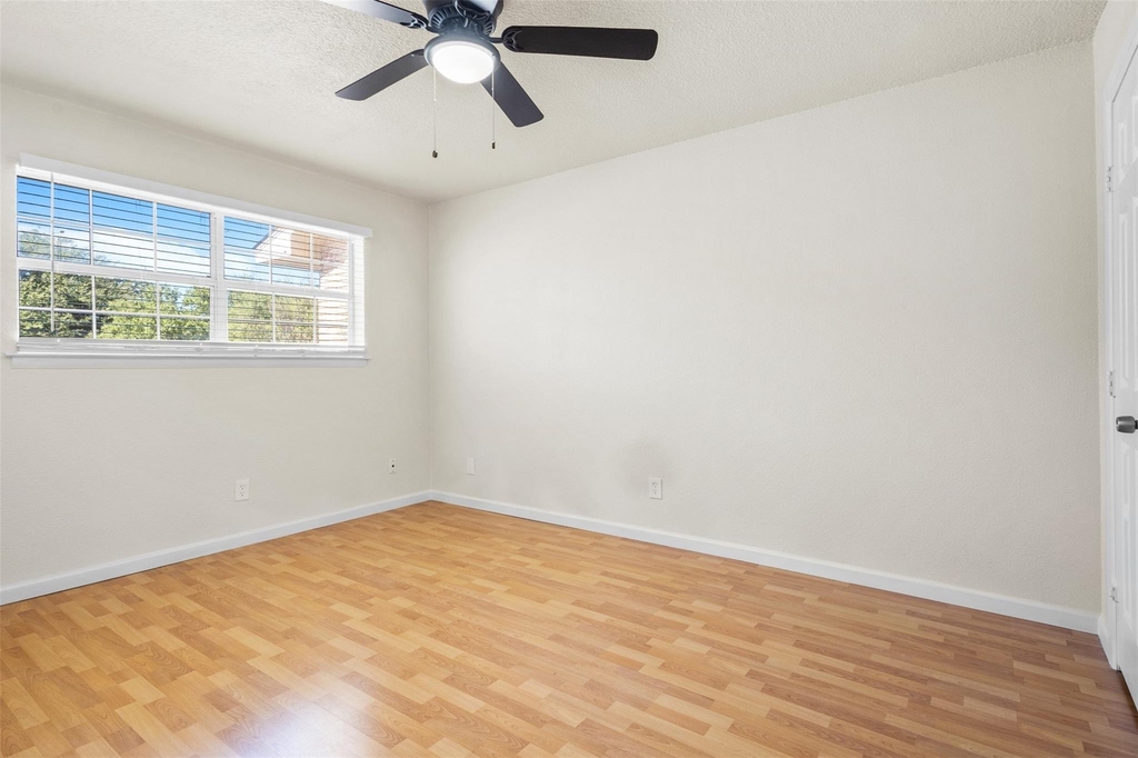 2804 Spring Valley Drive - Photo 12