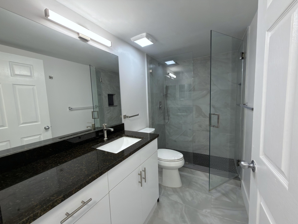 651 Okeechobee Boulevard - Photo 7