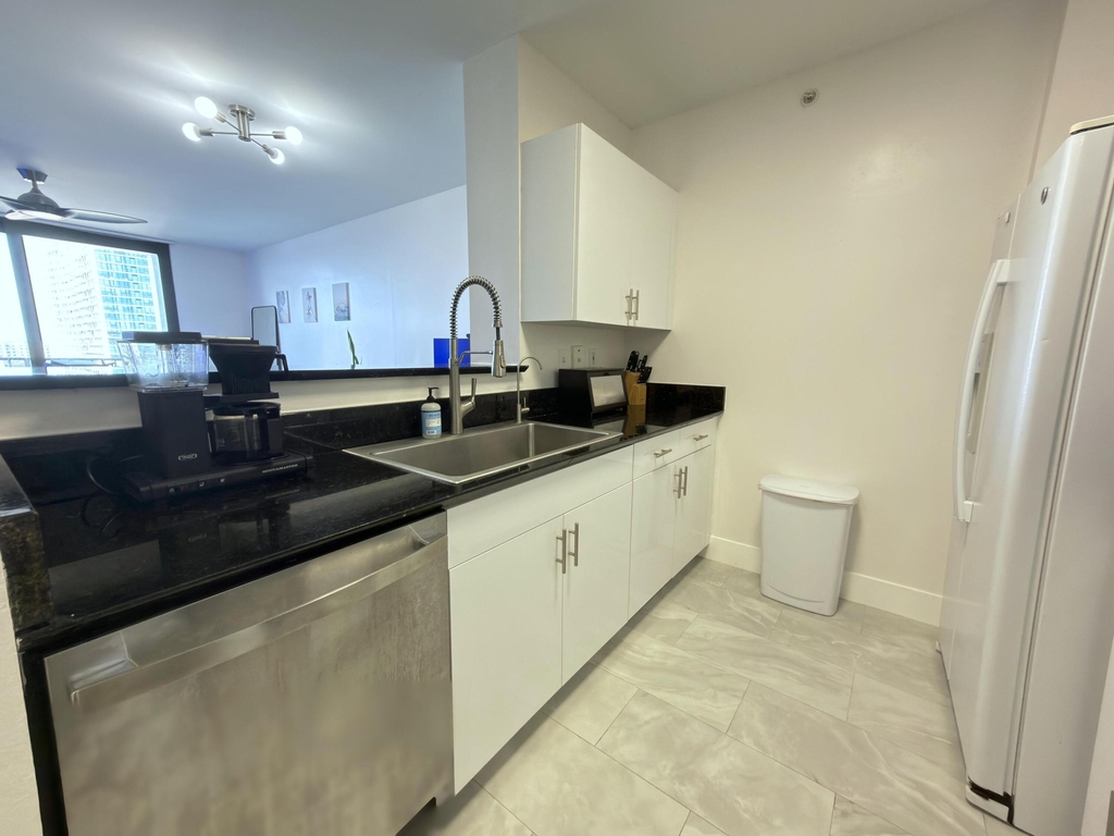 651 Okeechobee Boulevard - Photo 12