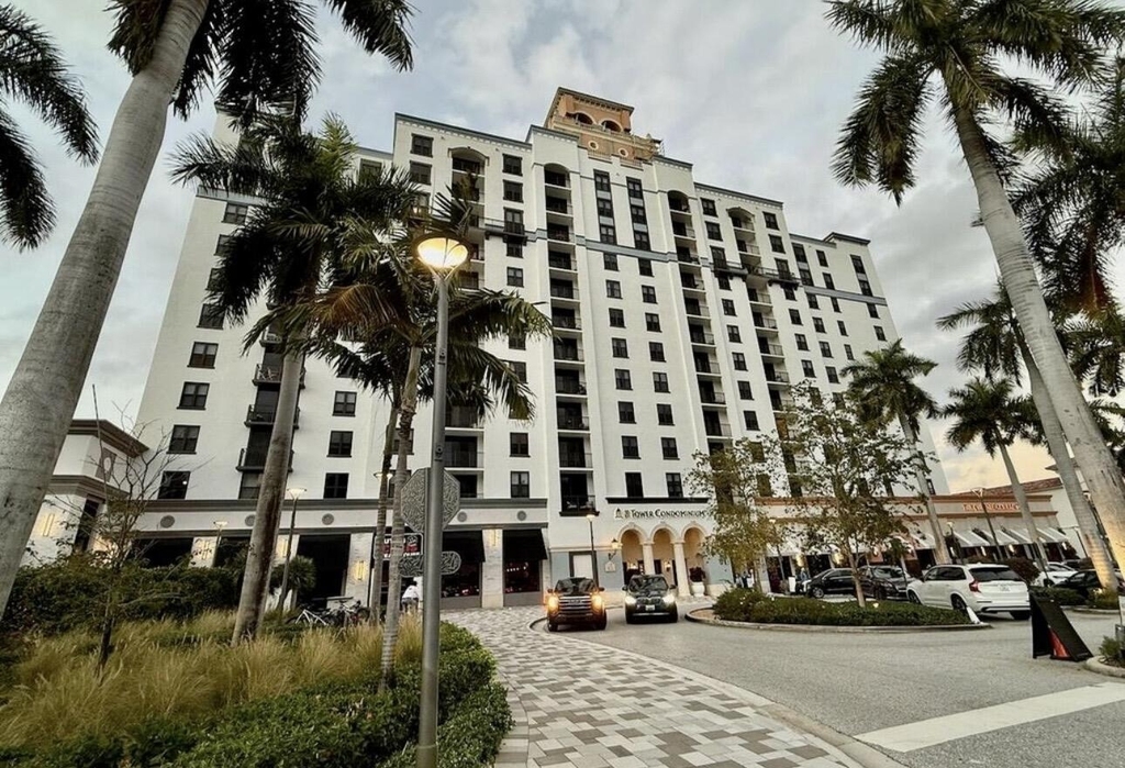 651 Okeechobee Boulevard - Photo 0