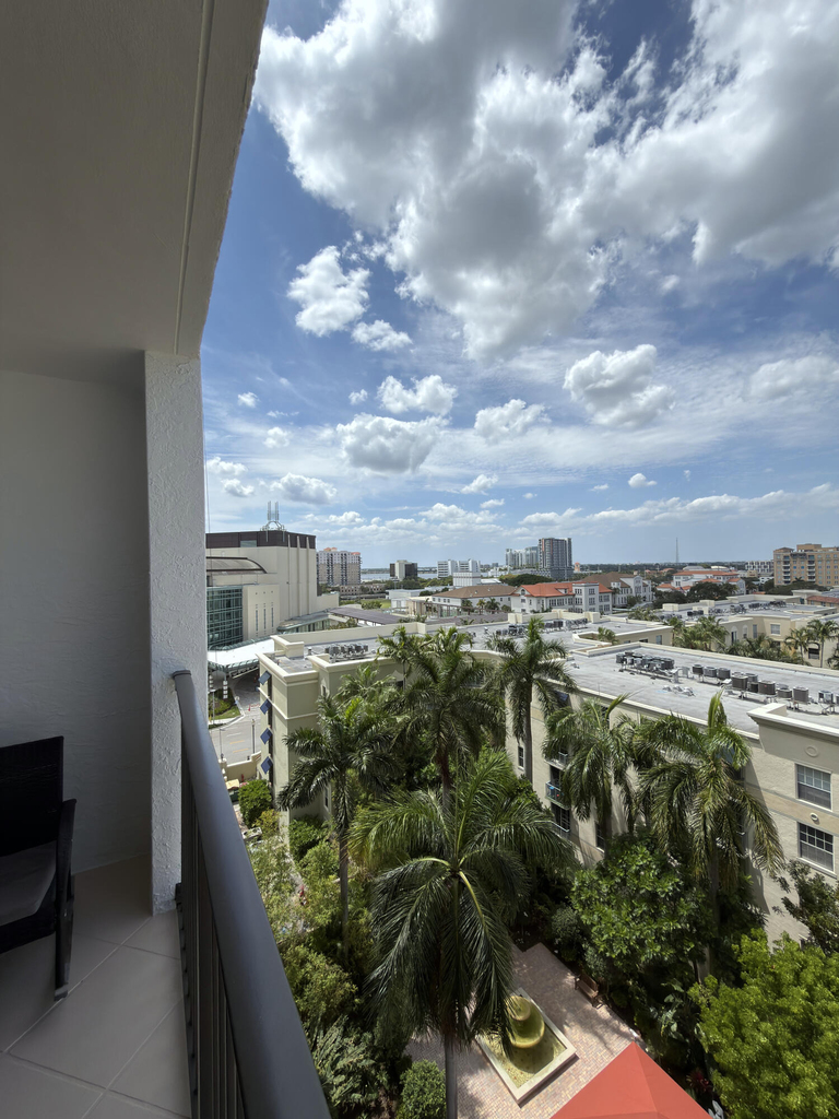 651 Okeechobee Boulevard - Photo 4