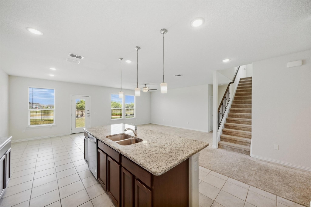 1805 Nelson Street - Photo 7