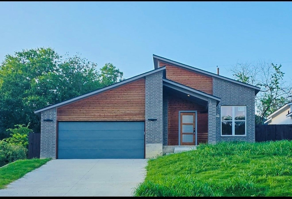 2821 Avenue L - Photo 0