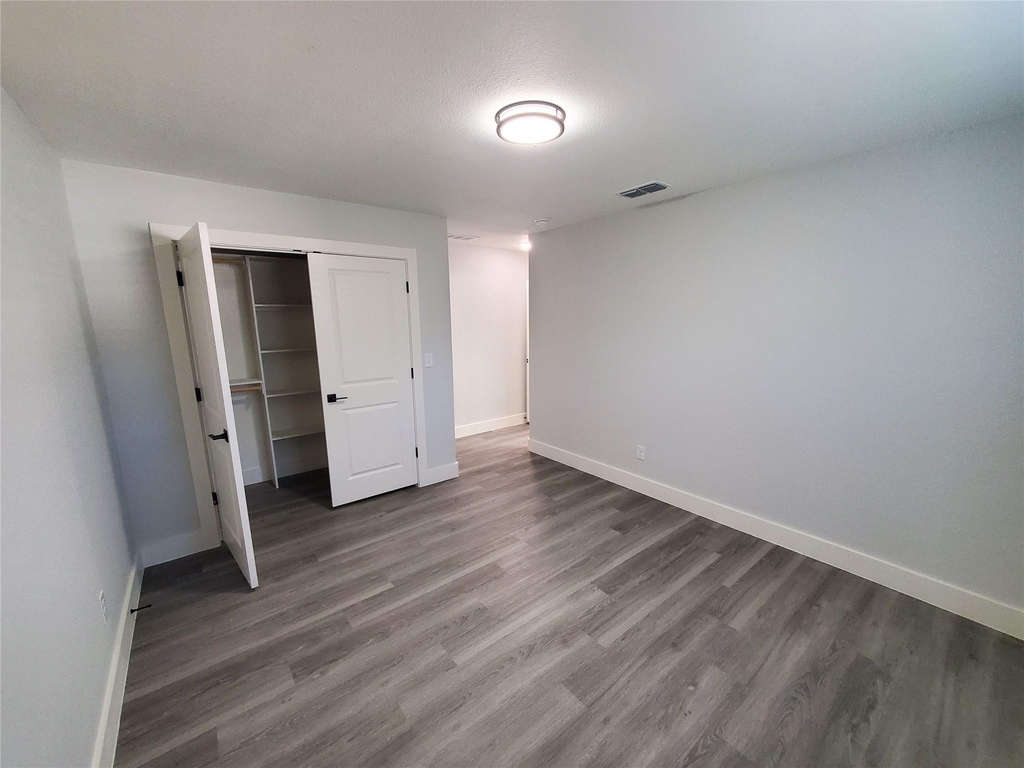612 E 3rd Street - Photo 3