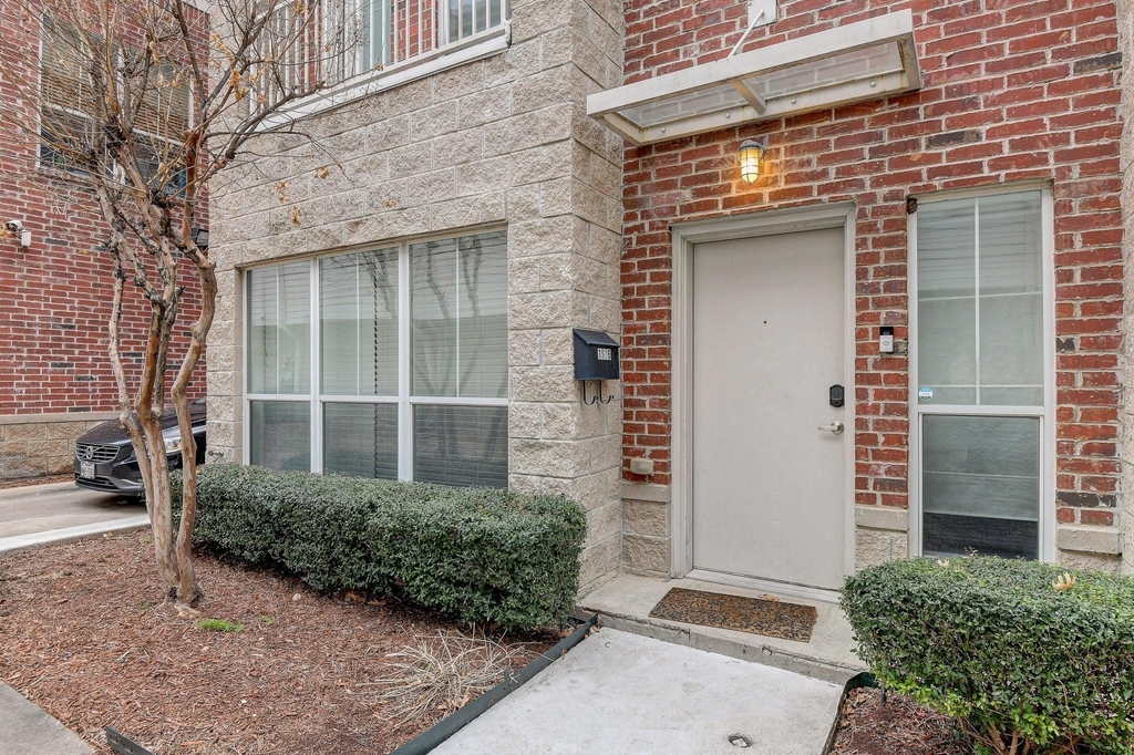 1606 Tribeca Way - Photo 0