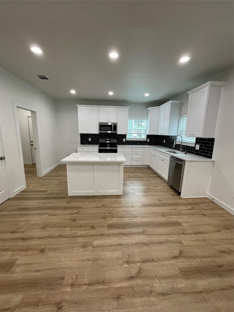 524 W Florence Street - Photo 1