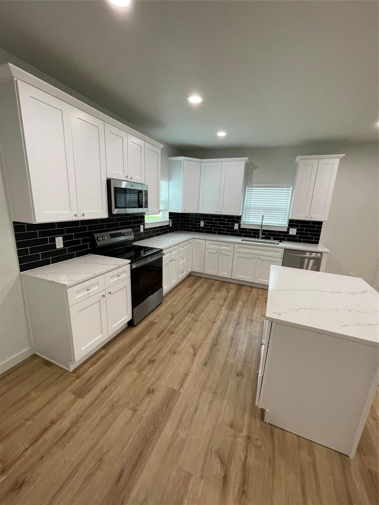 524 W Florence Street - Photo 2