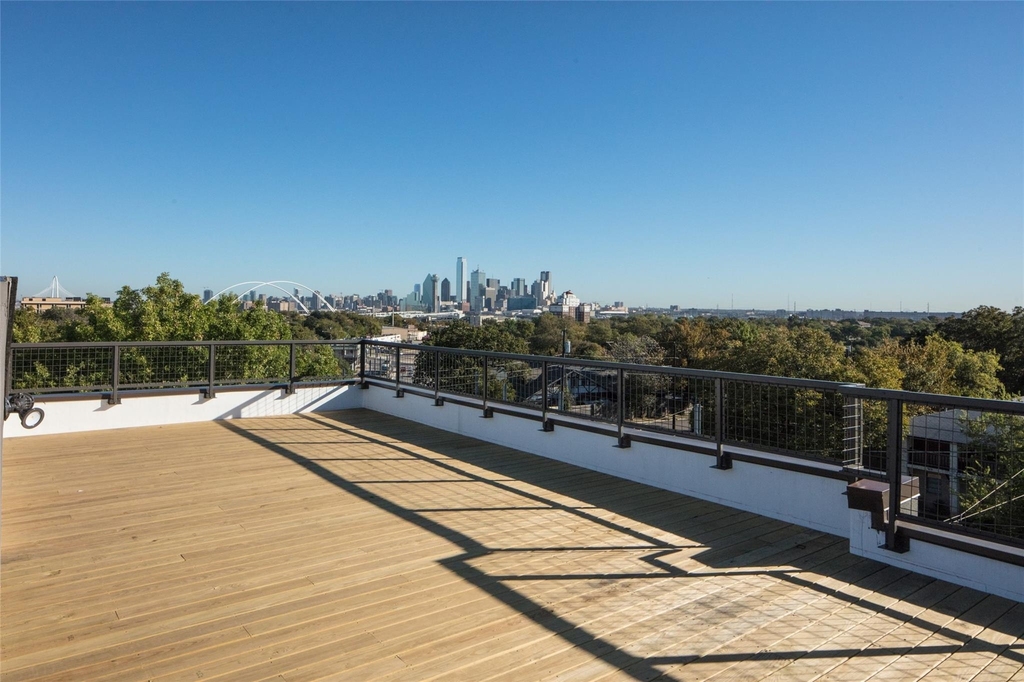 901 N Zang Boulevard - Photo 10