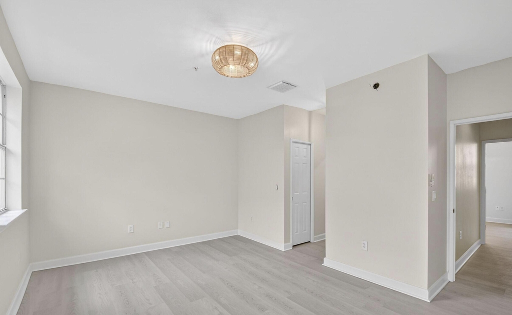 695 Hibiscus Street - Photo 8
