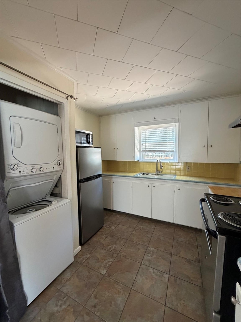 3733 Washburn Avenue - Photo 3