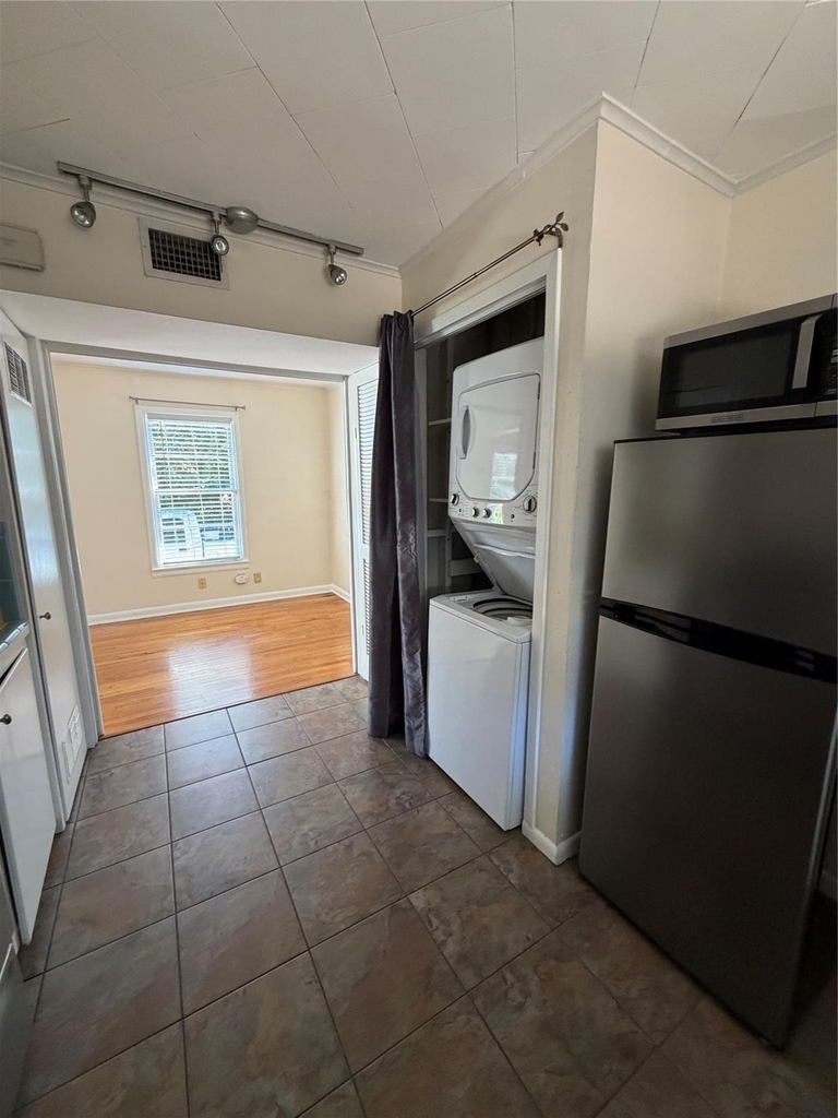 3733 Washburn Avenue - Photo 4