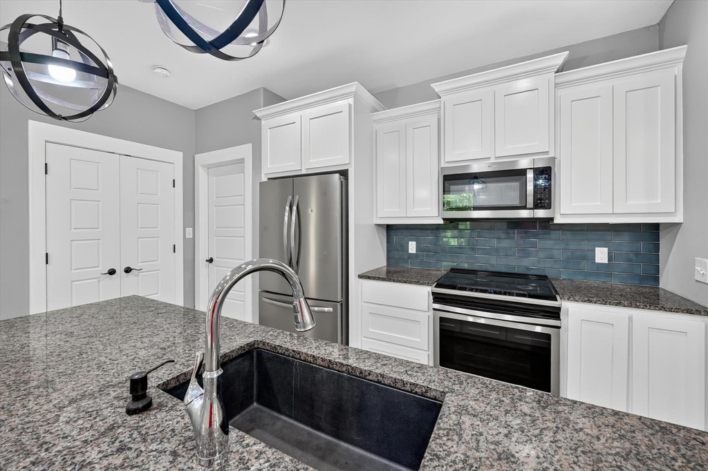 707 E Woodard Street - Photo 4