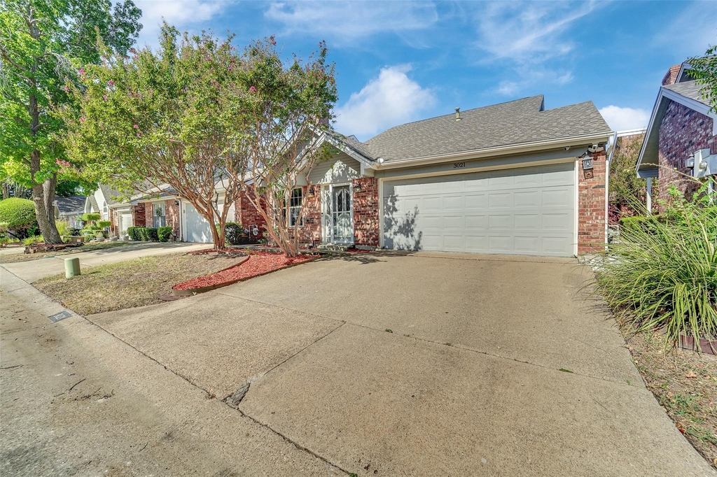 3021 Waterfront Circle - Photo 2