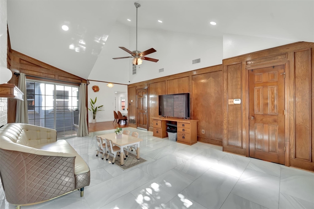 3021 Waterfront Circle - Photo 3