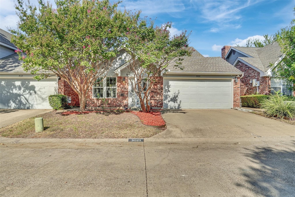 3021 Waterfront Circle - Photo 0