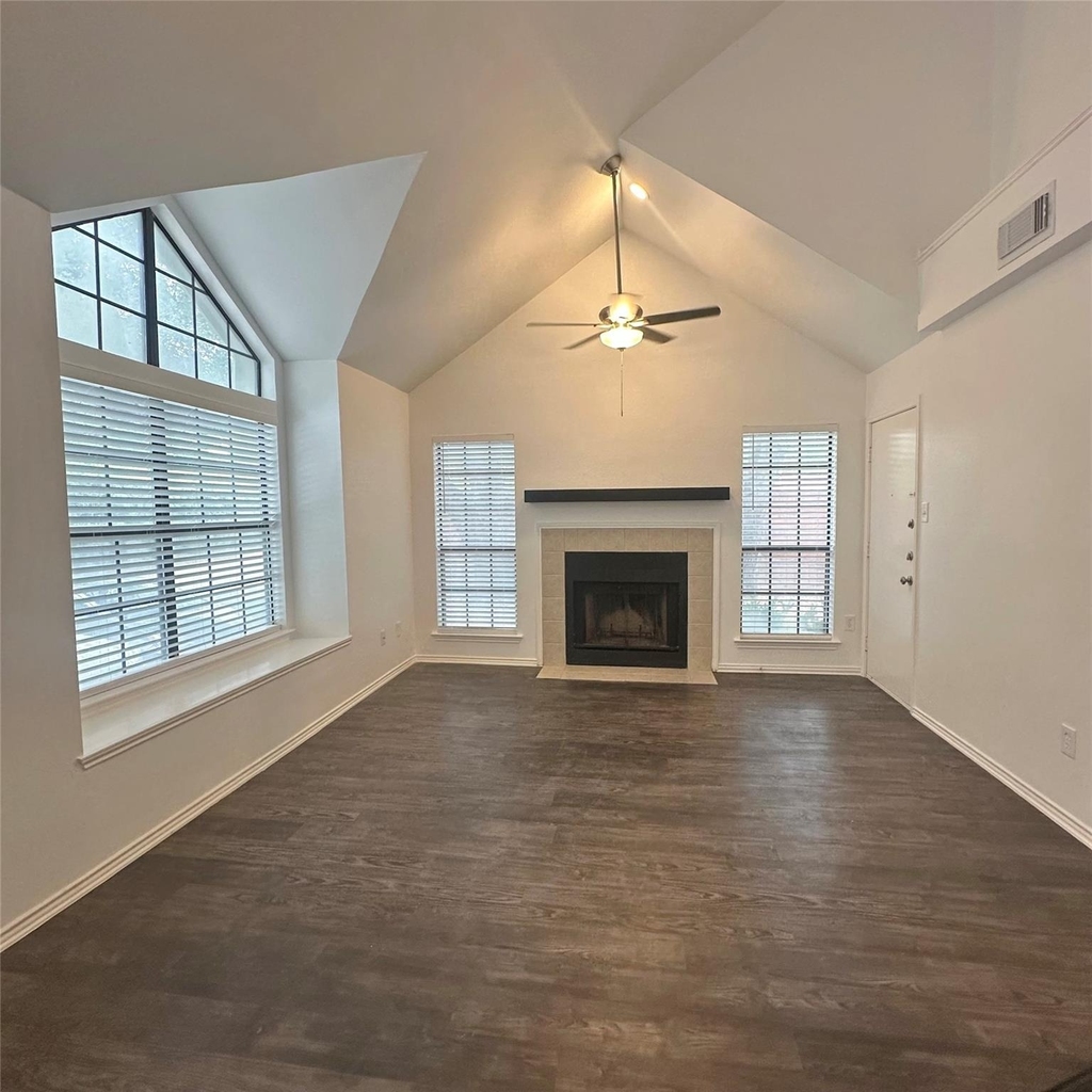 449 Harris Street - Photo 2