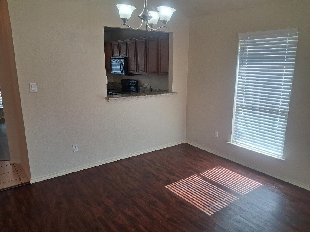 7310 Fossil Lake Drive - Photo 5