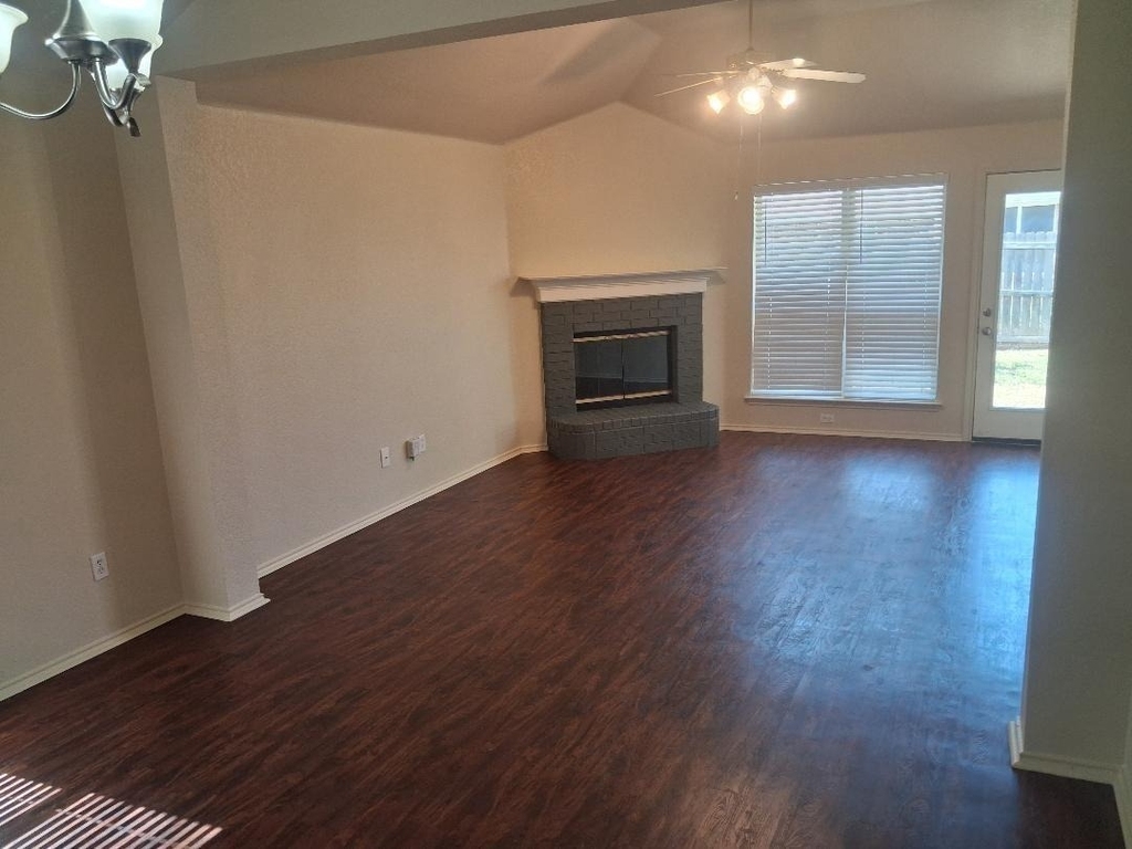 7310 Fossil Lake Drive - Photo 2