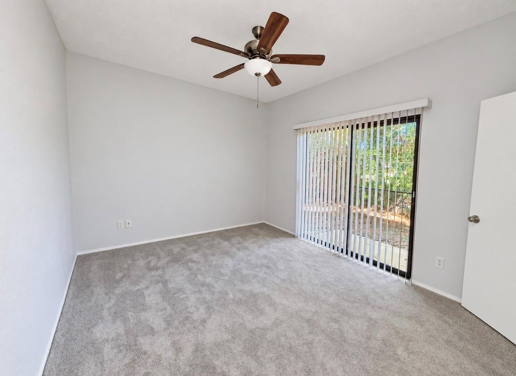 7126 Holly Hill Drive - Photo 4