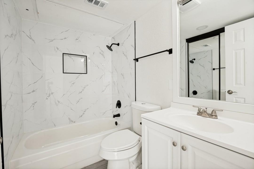 18240 Midway Road - Photo 15