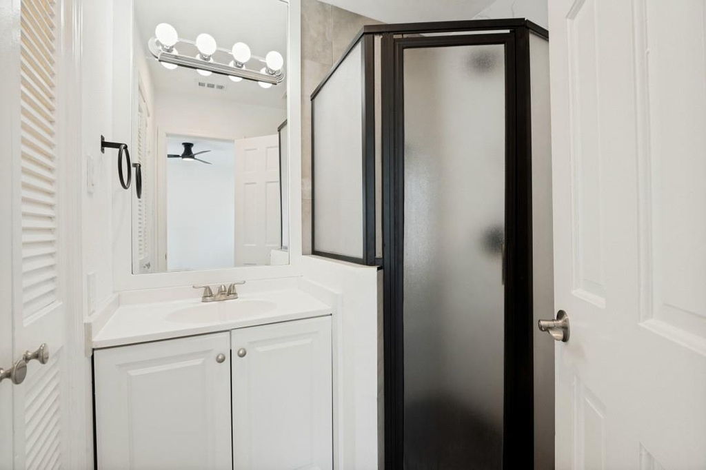 18240 Midway Road - Photo 18