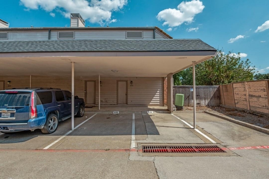 18240 Midway Road - Photo 19