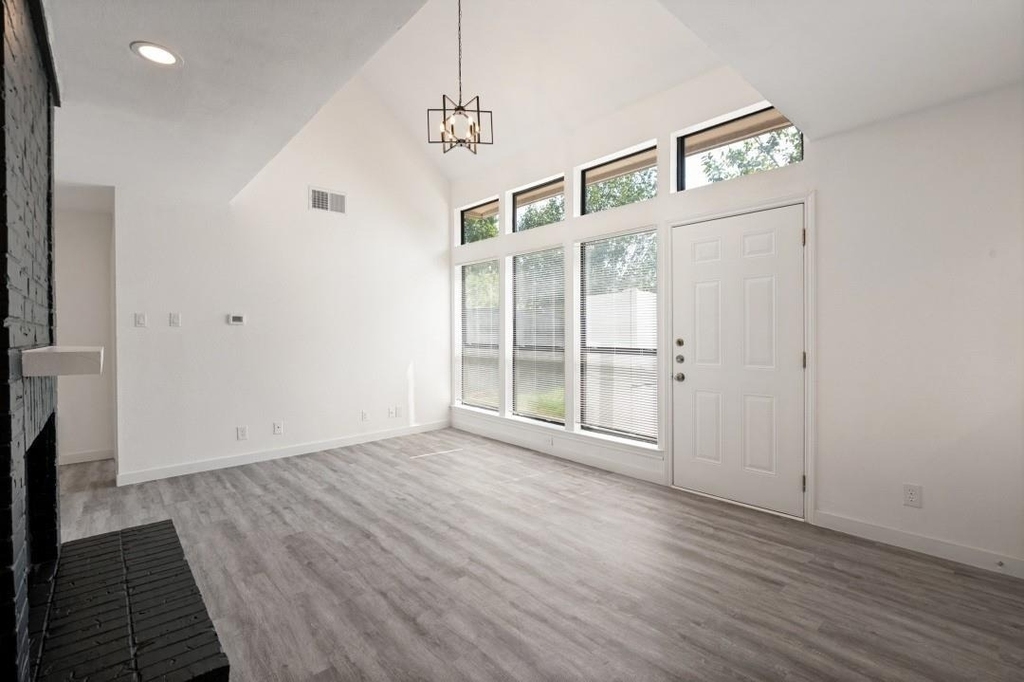 18240 Midway Road - Photo 5