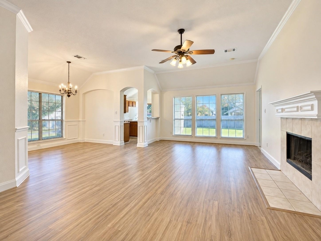 4628 Mustang Drive - Photo 5