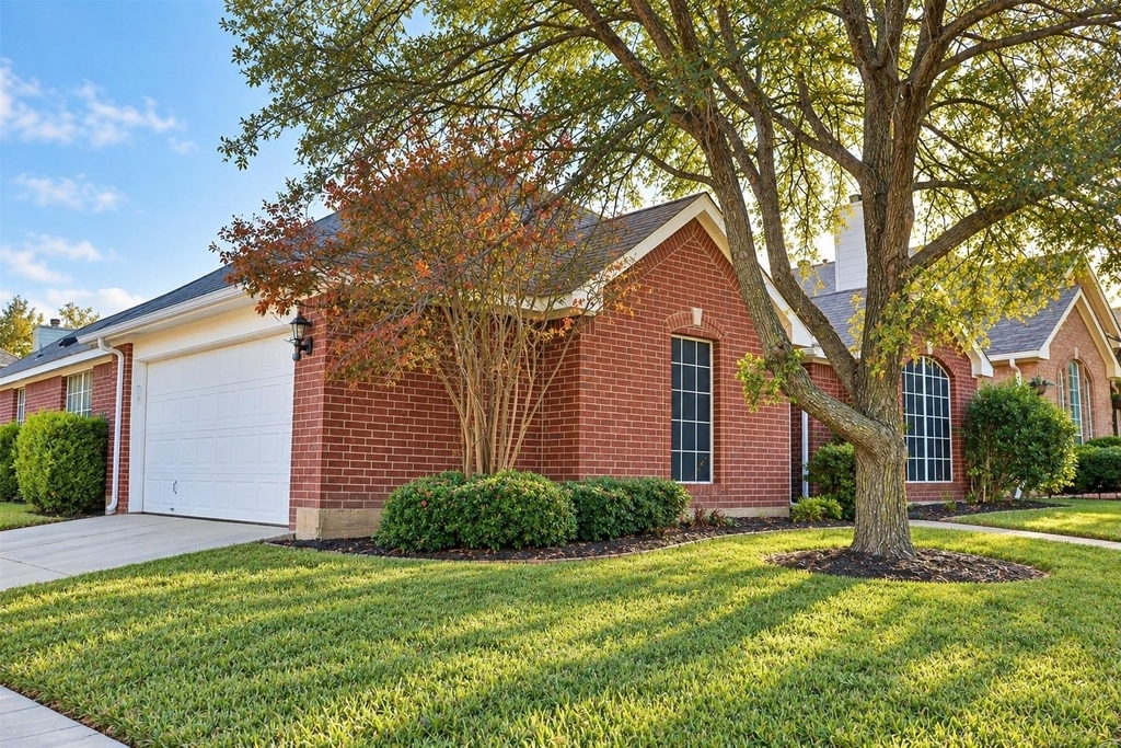 4628 Mustang Drive - Photo 1