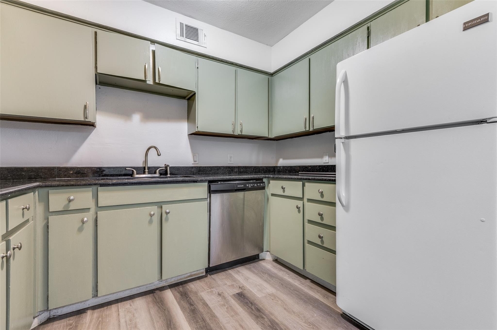 428 N Dallas Avenue - Photo 9
