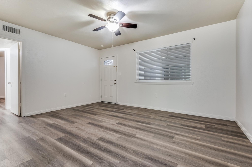 428 N Dallas Avenue - Photo 2