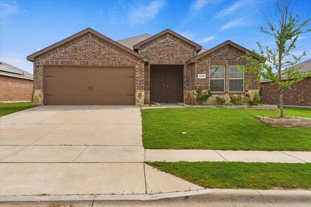 1403 Thunder Canyon Way - Photo 2