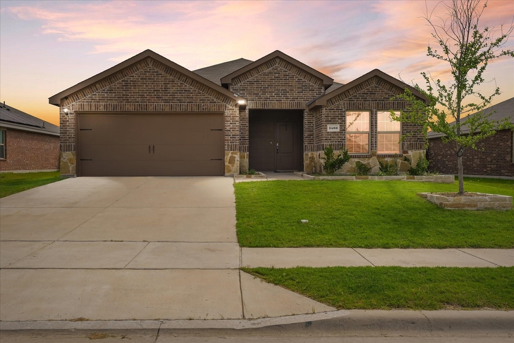 1403 Thunder Canyon Way - Photo 0
