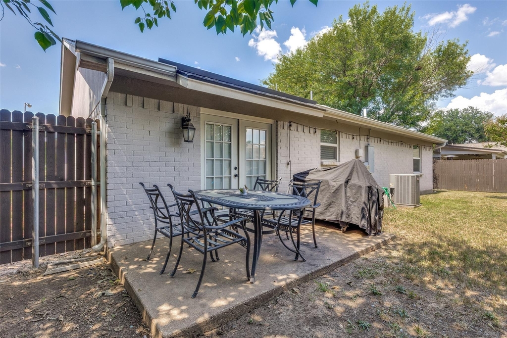 625 Park Center Boulevard - Photo 4