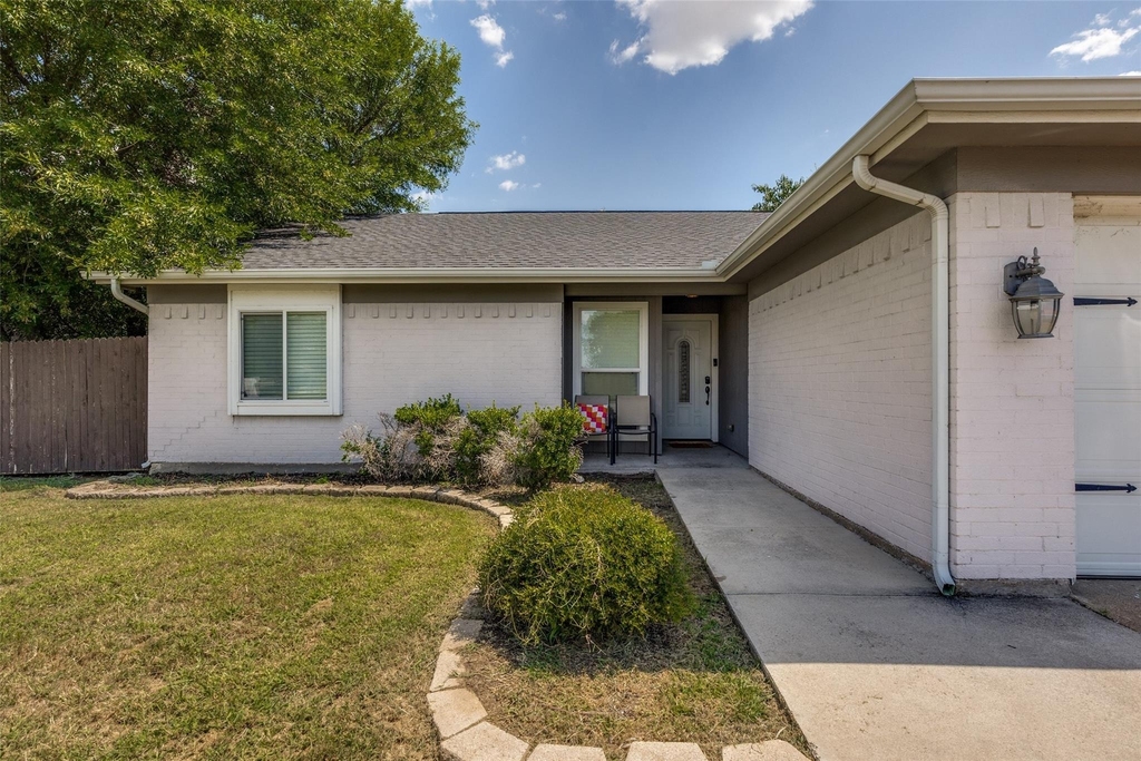 625 Park Center Boulevard - Photo 3
