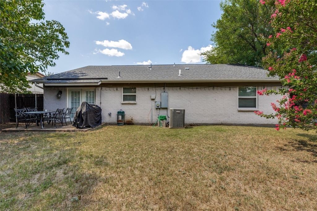 625 Park Center Boulevard - Photo 22