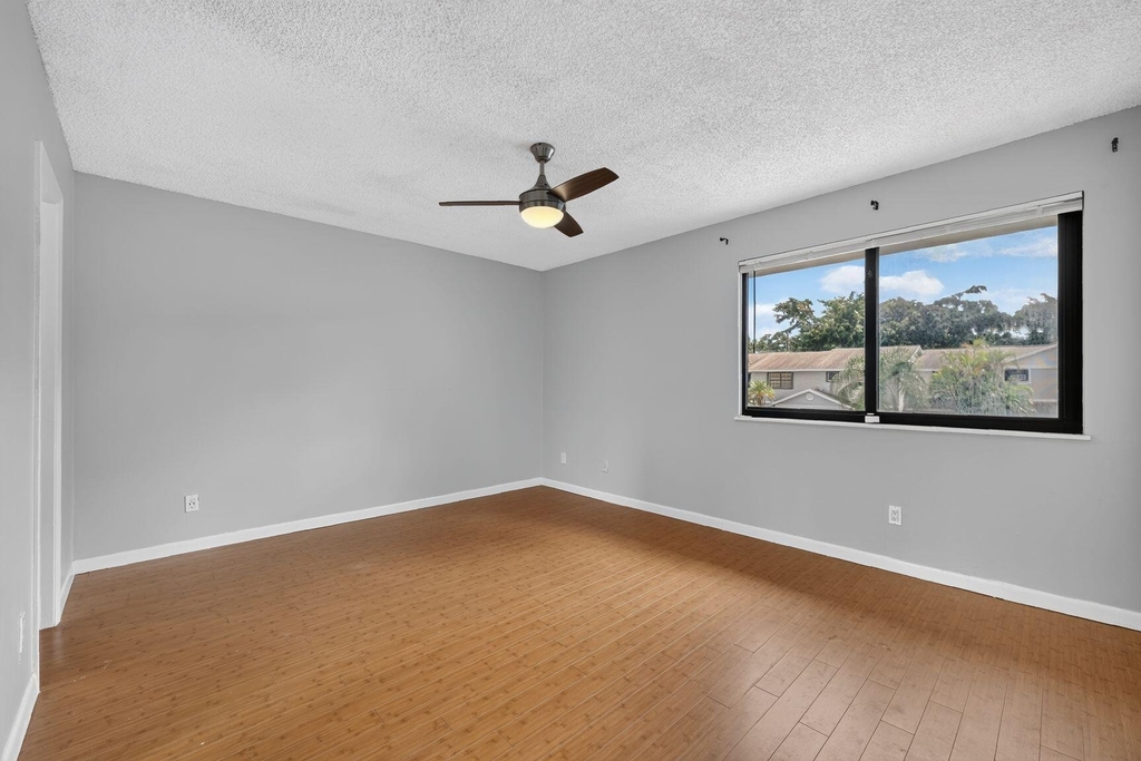 10377 Nw 3rd Street - Photo 11