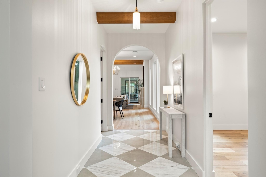 8730 Rexford Drive - Photo 3