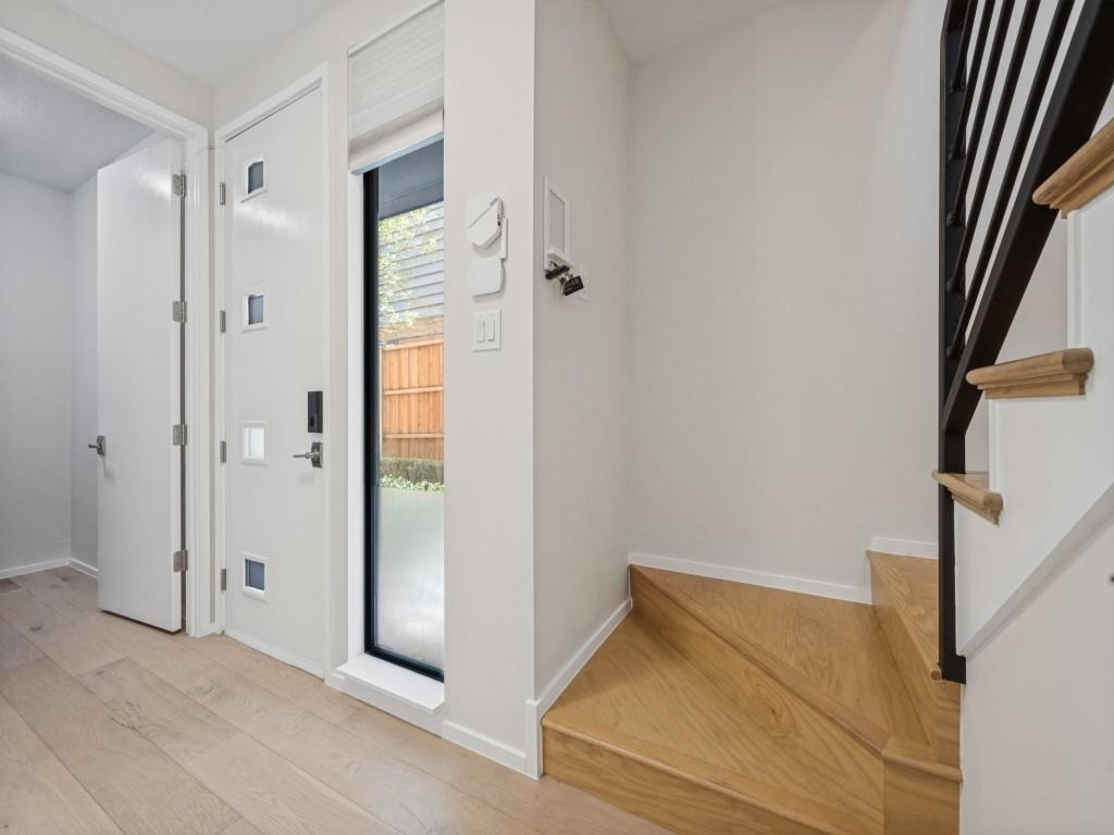 6028 Hudson Street - Photo 2