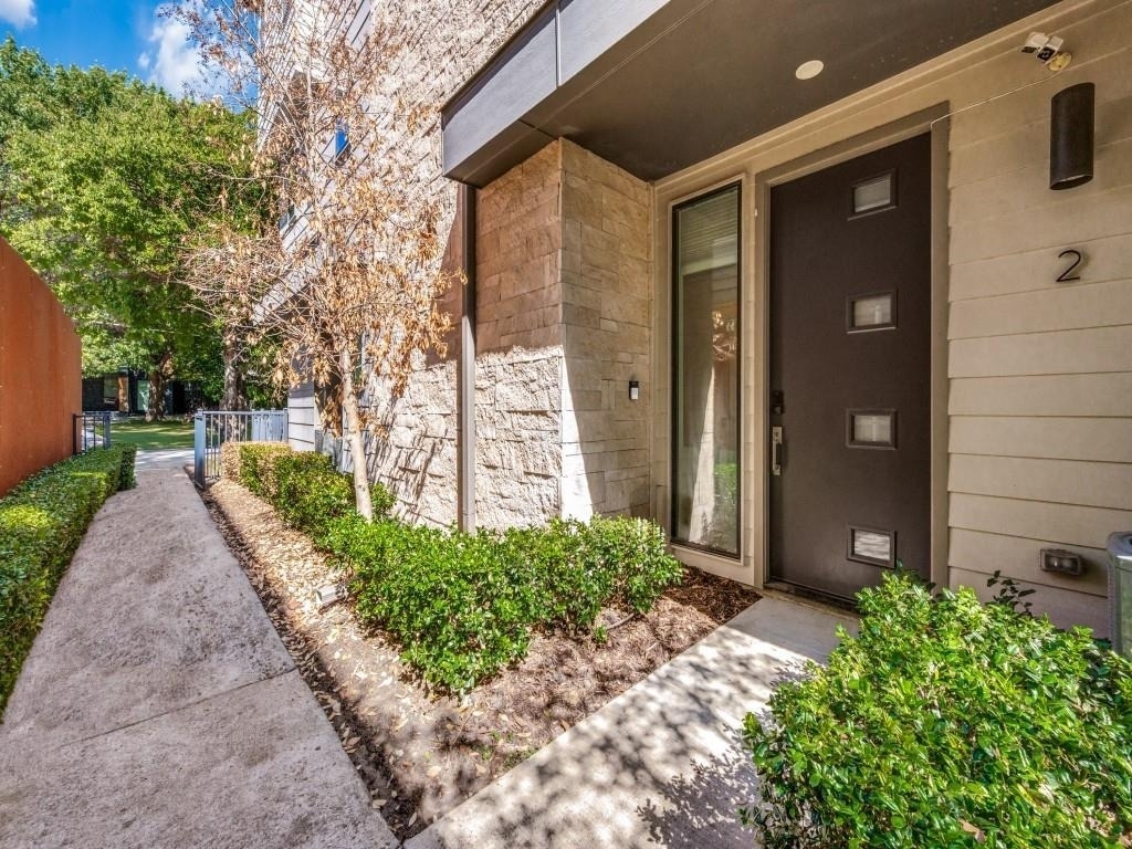 6028 Hudson Street - Photo 1