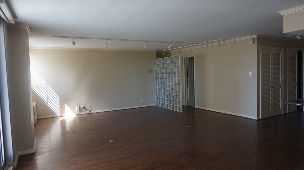 3883 Turtle Creek Boulevard - Photo 15