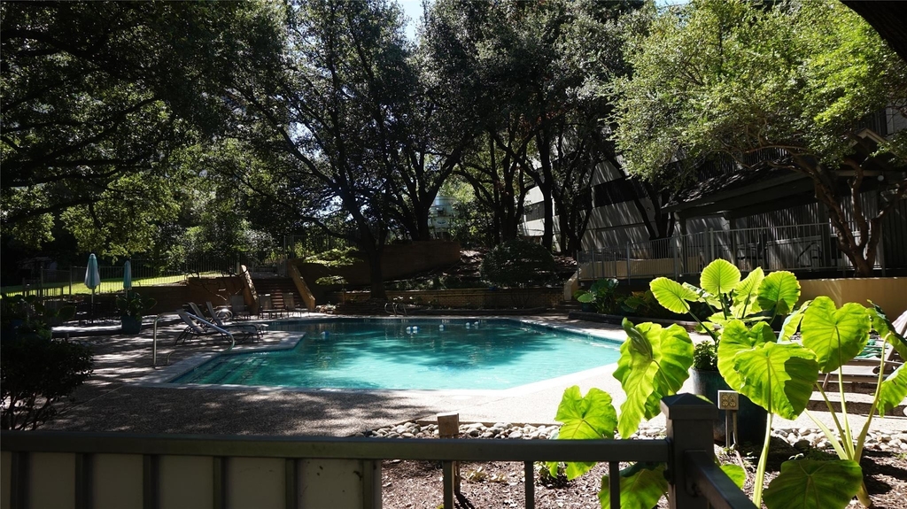 3883 Turtle Creek Boulevard - Photo 22